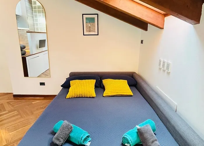 Via Della Commenda - Velo Lägenhet